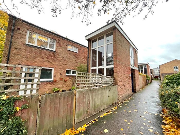 2 Bedroom Apartment To Rent In Molewood Close, Cambridge, CB4