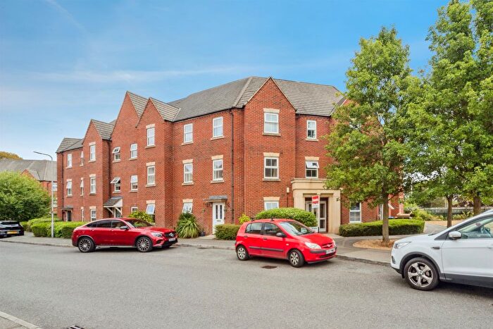2 Bedroom Flat For Sale In Hinsley Walk, Bletchley, Milton Keynes, MK3