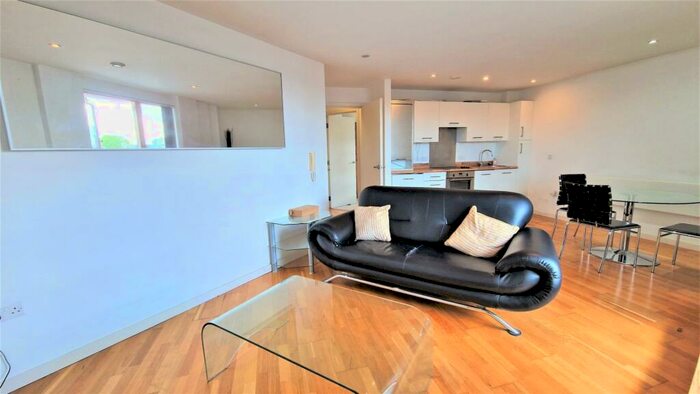 2 Bedroom Flat To Rent In The Gateway West, East Street, Leeds, LS9