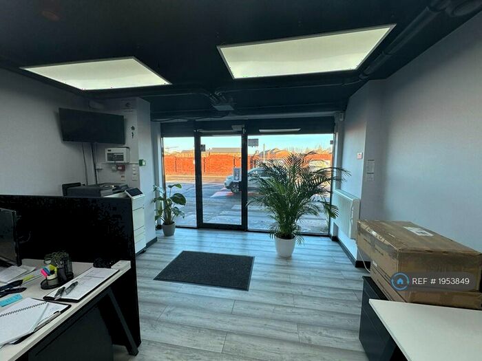 1 Bedroom Terraced House To Rent In Littleton Road, Salford, M6