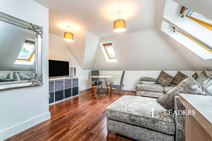1 Bedroom Apartment To Rent In Outwood Lane, CR5