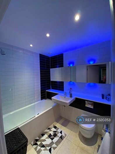 2 Bedroom Flat To Rent In Goulden Street, Manchester, M4