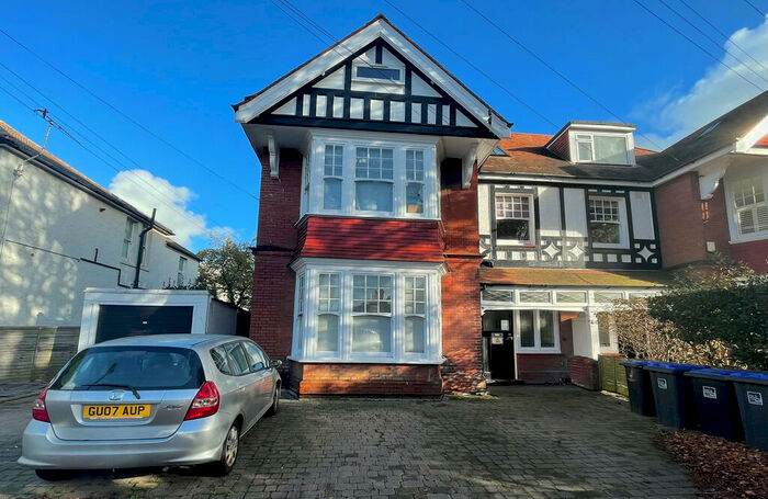2 Bedroom Apartment To Rent In Shakespeare Road, BN11