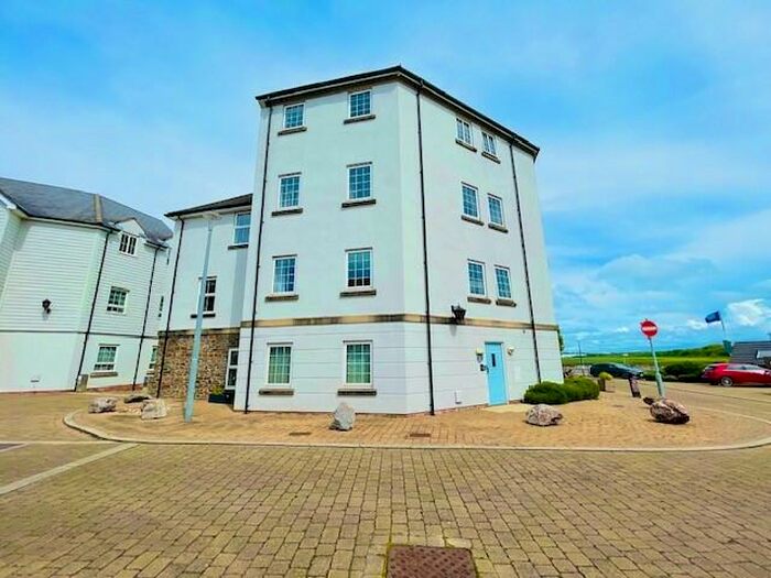 2 Bedroom Apartment To Rent In Eastcliff, Portishead, BS20