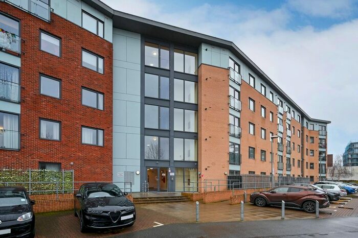 1 Bedroom Flat To Rent In Bath Road, Hounslow, TW3