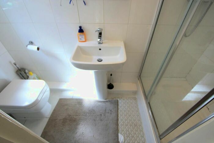 2 Bedroom Flat To Rent In Eaton Road, Sutton, SM2