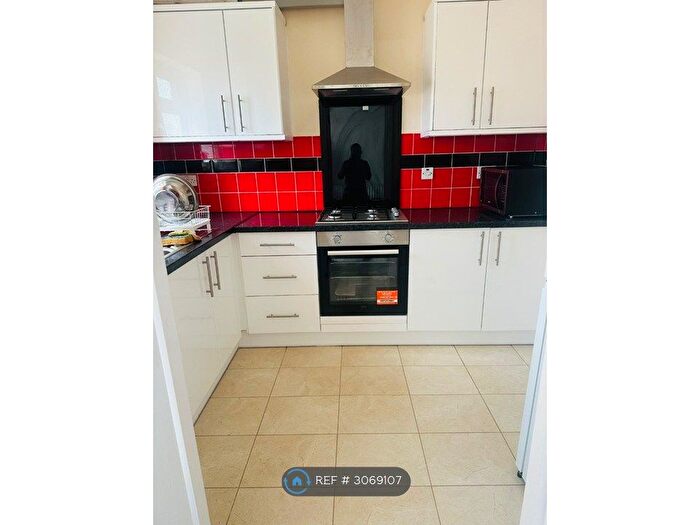 4 Bedroom Terraced House To Rent In Lewis Road, Southall, UB1