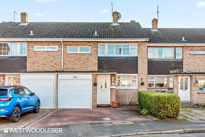 3 Bedroom Terraced House For Sale In Caxton Road, Hoddesdon, EN11