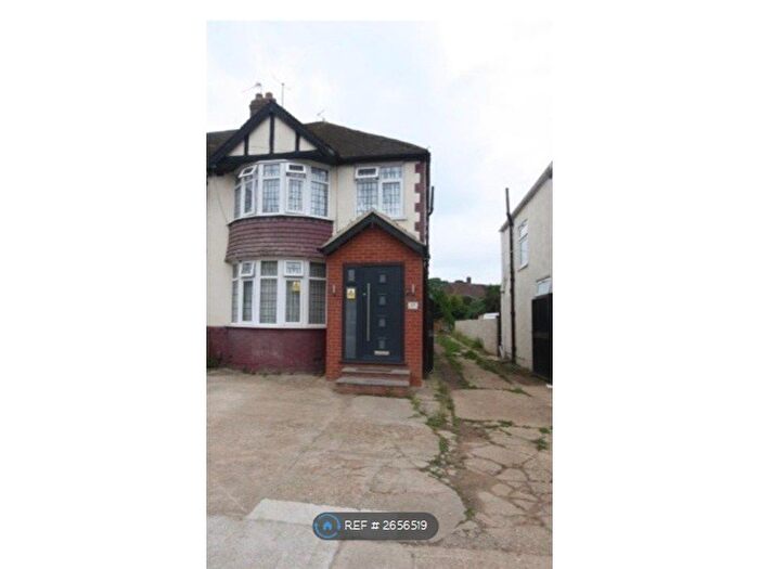 4 Bedroom End Terrace House To Rent In Stormount Drive, Hayes, UB3