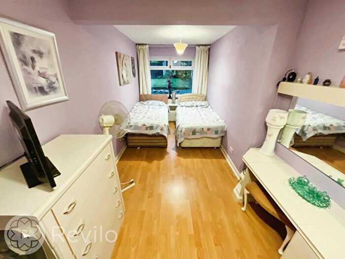 2 Bedroom Semi-Detached Bungalow For Sale In Bowland Grove, Milnrow, OL16