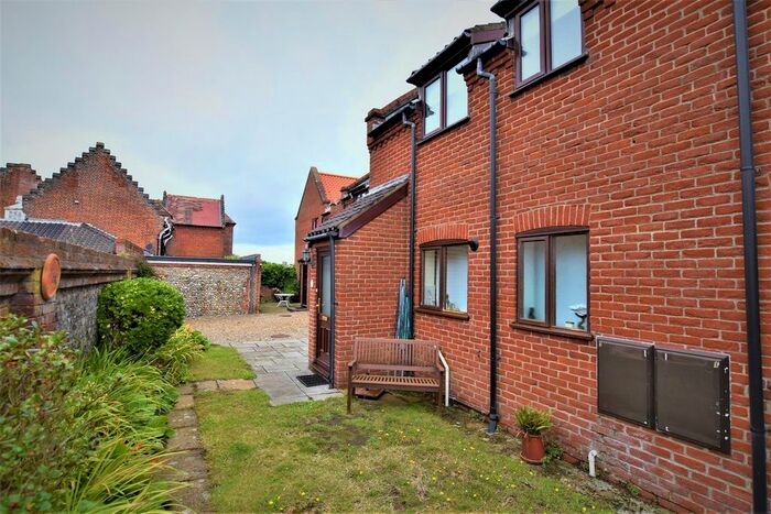 2 Bedroom Flat For Sale In Cliff Drive, Cromer, NR27