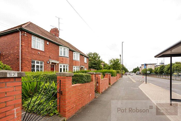 2 Bedroom Apartment To Rent In Great North Road, Gosforth, Newcastle Upon Tyne, Tyne And Wear, NE3