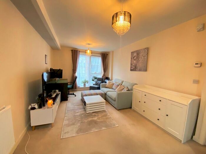 1 Bedroom Apartment To Rent In Midland Road, Hemel Hempstead, HP2