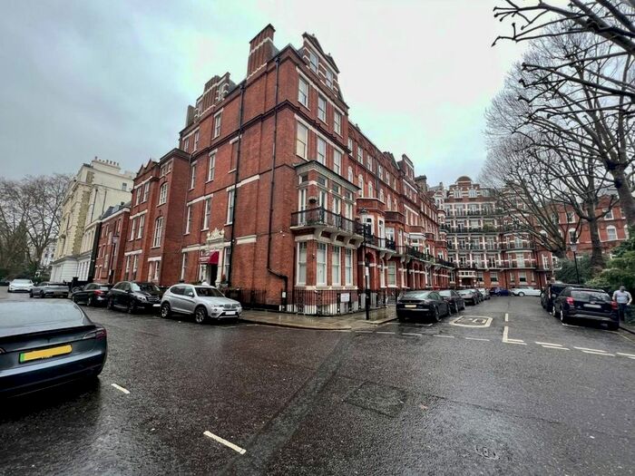 3 Bedroom Flat To Rent In London, Earl's Court, United Kingdom, SW5