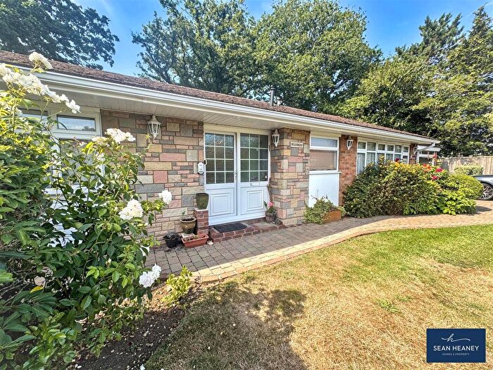 2 Bedroom Detached Bungalow For Sale In Windmill Lane, Barnet, EN5