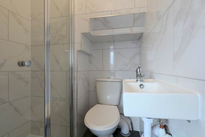 Studio To Rent In Floriston Avenue, Hillingdon, UB10