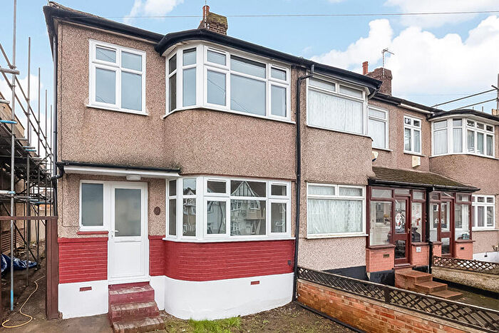 3 Bedroom Semi Detached House To Rent In Brent Close, Dartford, DA2