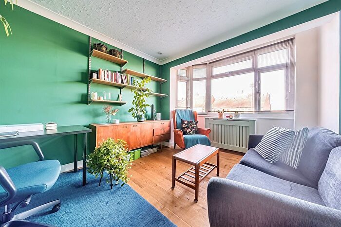 2 Bedroom Flat To Rent In Alexandra Road, London, N10