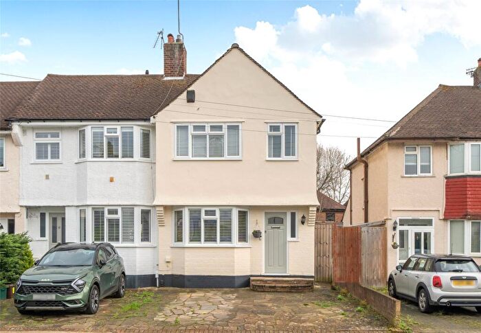 3 Bedroom End Of Terrace House For Sale In Caverleigh Way, Worcester Park, KT4