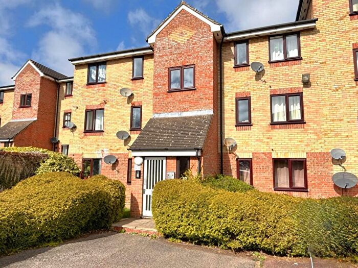 2 Bedroom Flat For Sale In Prestatyn Close, Stevenage, SG1