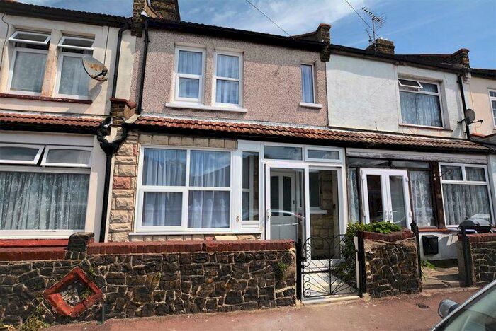 3 Bedroom Terraced House To Rent In Shoebury Avenue, Southend-On-Sea, SS3