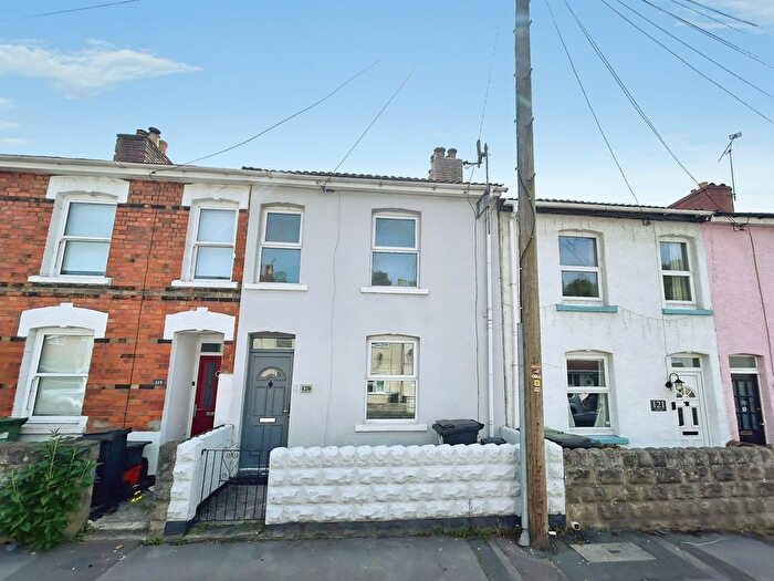 3 Bedroom Terraced House For Sale In Clifton Street, Swindon, SN1