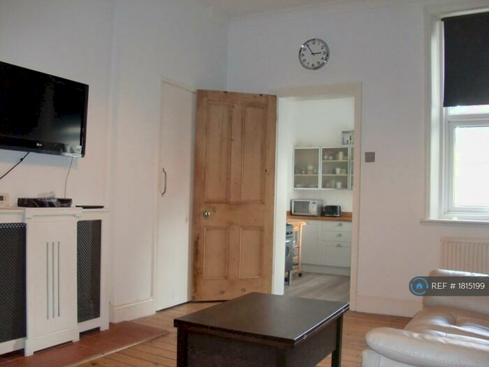 2 Bedroom Flat To Rent In Sandyford, Newcastle Upon Tyne, NE2
