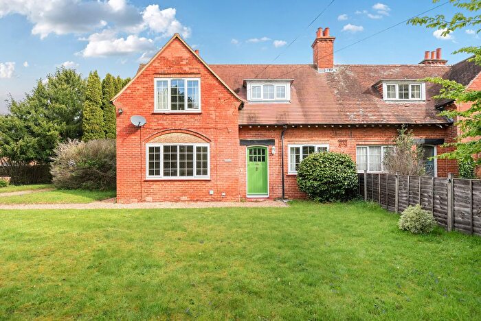 3 Bedroom Semi Detached House For Sale In Moor Lane, Westfield, GU22