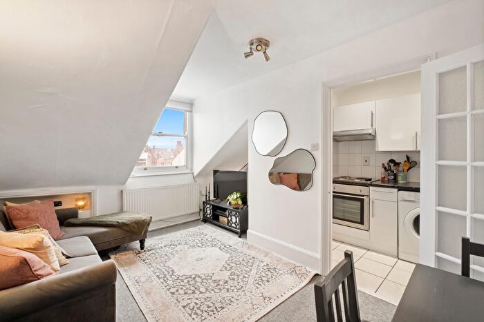 1 Bedroom Flat For Sale In Manville Road, SW17