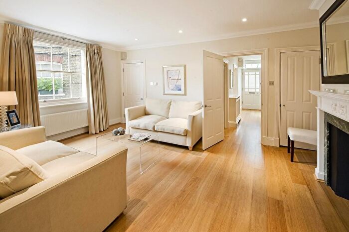 2 Bedroom Maisonette To Rent In Kinnerton Place South, Knightsbridge, SW1X