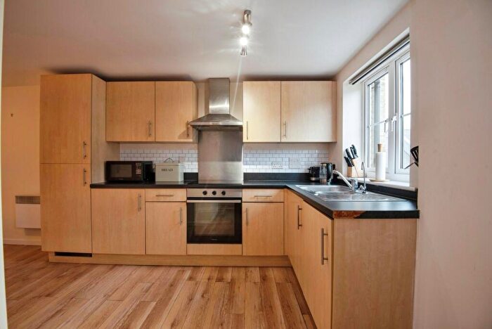 2 Bedroom Maisonette For Sale In Grove Road, Hitchin, Hertfordshire, SG4
