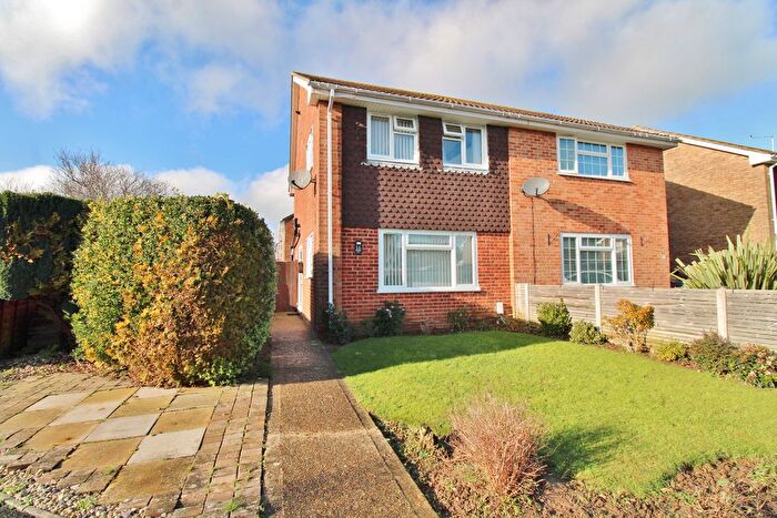 3 Bedroom Semi Detached House For Sale In Cheyne Way, Lee-On-The-Solent, PO13