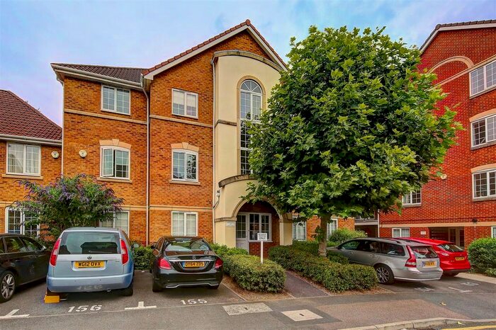 2 Bedroom Flat To Rent In Bewley Street, London, SW19