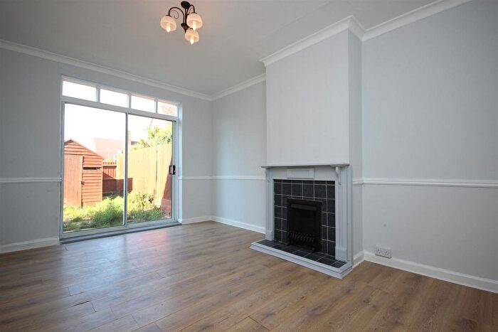 4 Bedroom Terraced House To Rent In Mellitus Street, East Acton Station, London, W12