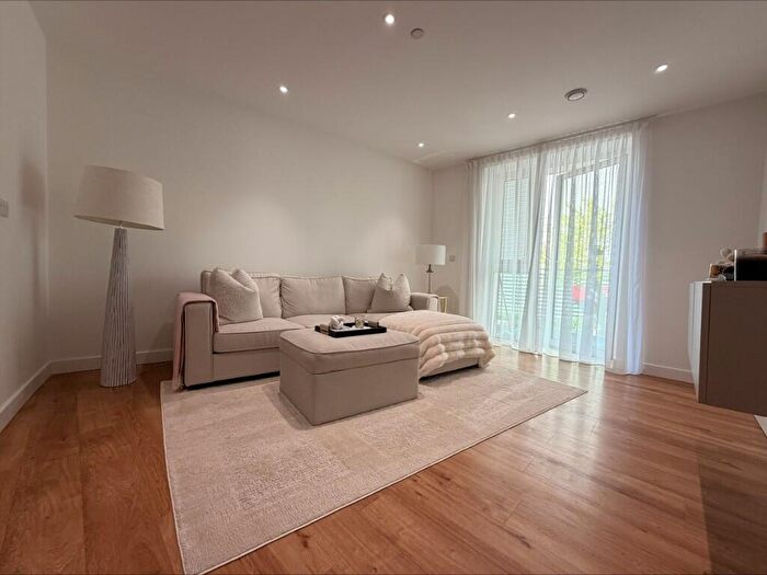 1 Bedroom Apartment To Rent In Ariel House, Vaughan Way, London, E1W