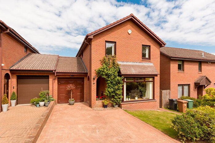 3 Bedroom Link Detached House For Sale In Galachlawside, Edinburgh, EH10