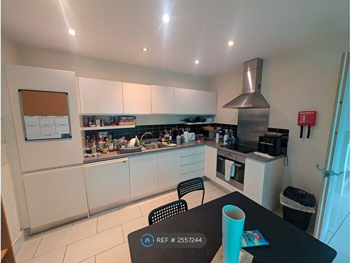 3 Bedroom Semi-Detached House To Rent In Wordsworth Road, Leicester, LE2