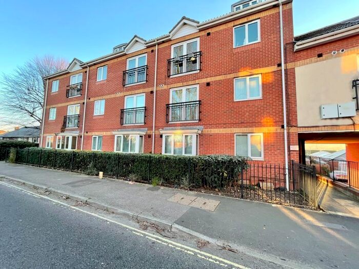 2 Bedroom Flat To Rent In Twyford Road, Eastleigh, SO50