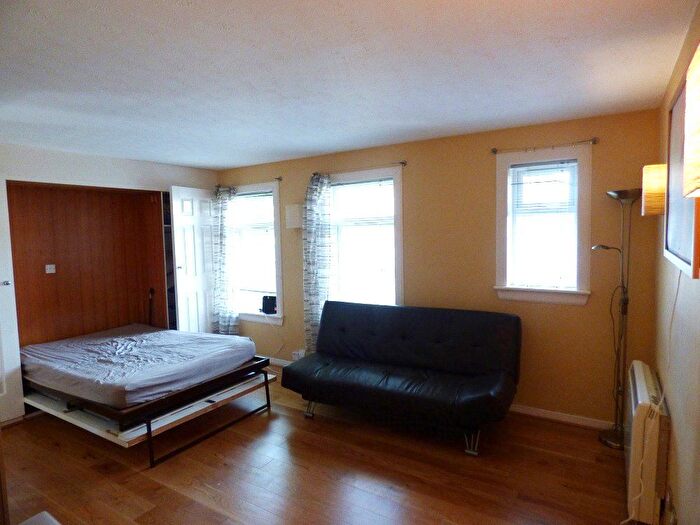 1 Bedroom Flat To Rent In Fauldburn Park, Edinburgh, EH12