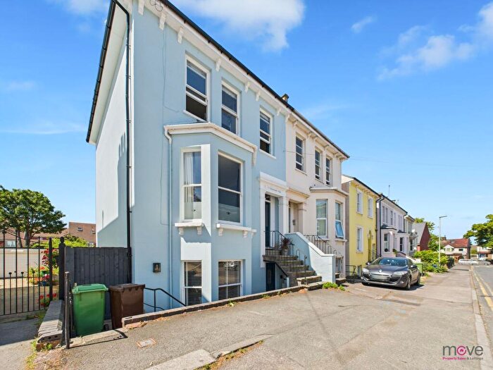5 Bedroom Semi-Detached House To Rent In Malvern Road, Cheltenham, GL50