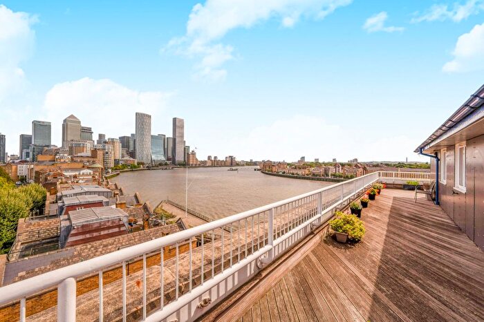 2 Bedroom Flat To Rent In Papermill Wharf, Narrow Street, E14