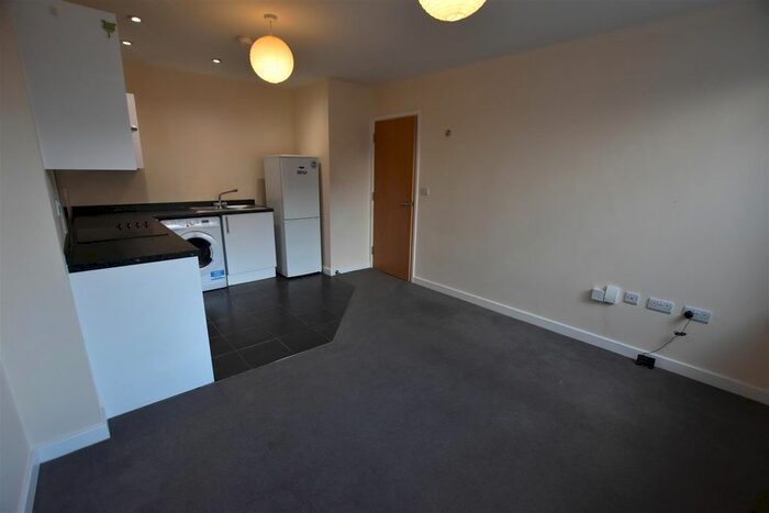 1 Bedroom Flat To Rent In Burleys Way, Leicester, LE1