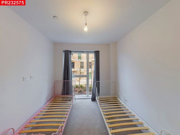 2 Bedroom Terraced House To Rent In Carraway Street, Reading, RG1