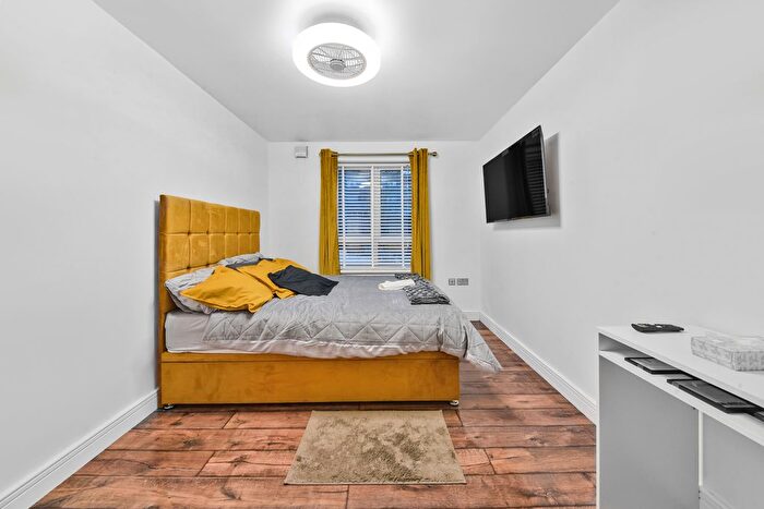 1 Bedroom Flat To Rent In Windmill Lane, London, E15