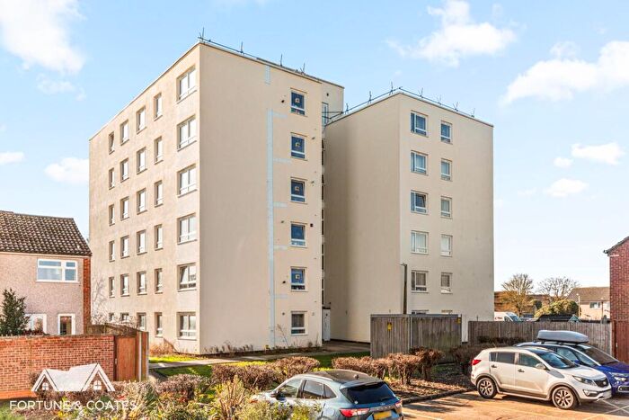 1 Bedroom Flat For Sale In Joyners Field, Harlow, CM18