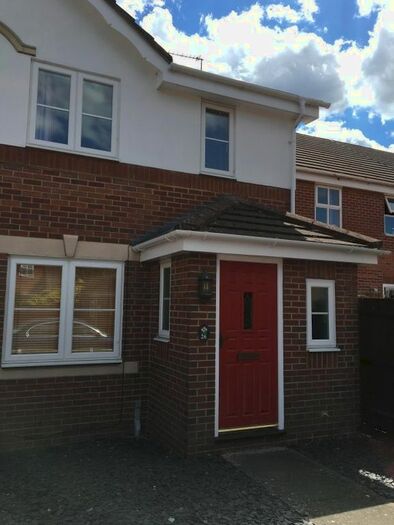 4 Bedroom End Of Terrace House To Rent In Westbury Gardens, Farnham, Surrey, GU9