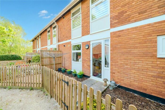 1 Bedroom Apartment For Sale In Churchill Drive, Crediton, Devon, EX17