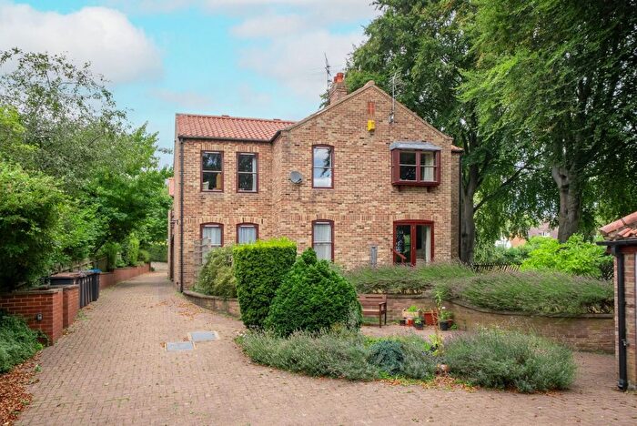 3 Bedroom Flat For Sale In Studley Road, Ripon, North Yorkshire, HG4