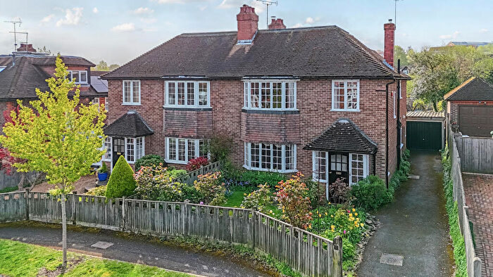 4 Bedroom Semi Detached House For Sale In Fordington Avenue, Winchester, SO22