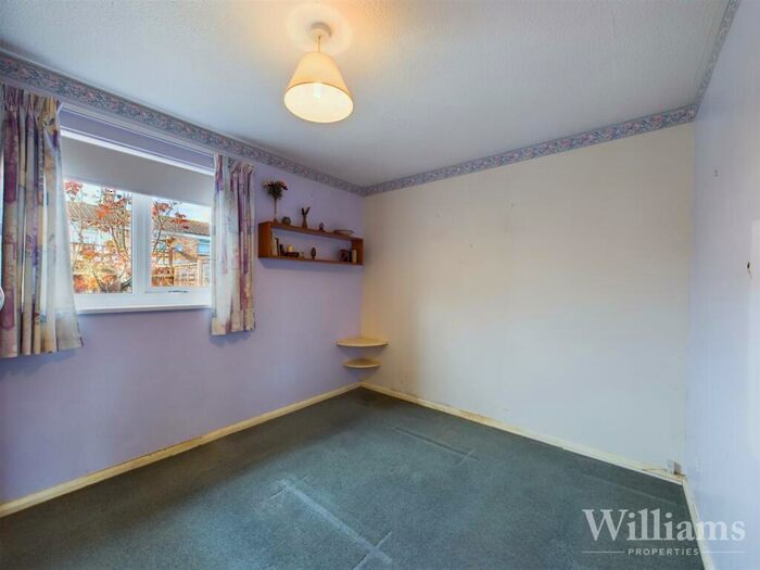 2 Bedroom Detached Bungalow For Sale In Sandholme, Steeple Claydon